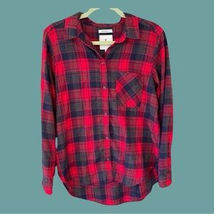 American Eagle Outfitters Red and Blue Plaid Button Down Shirt